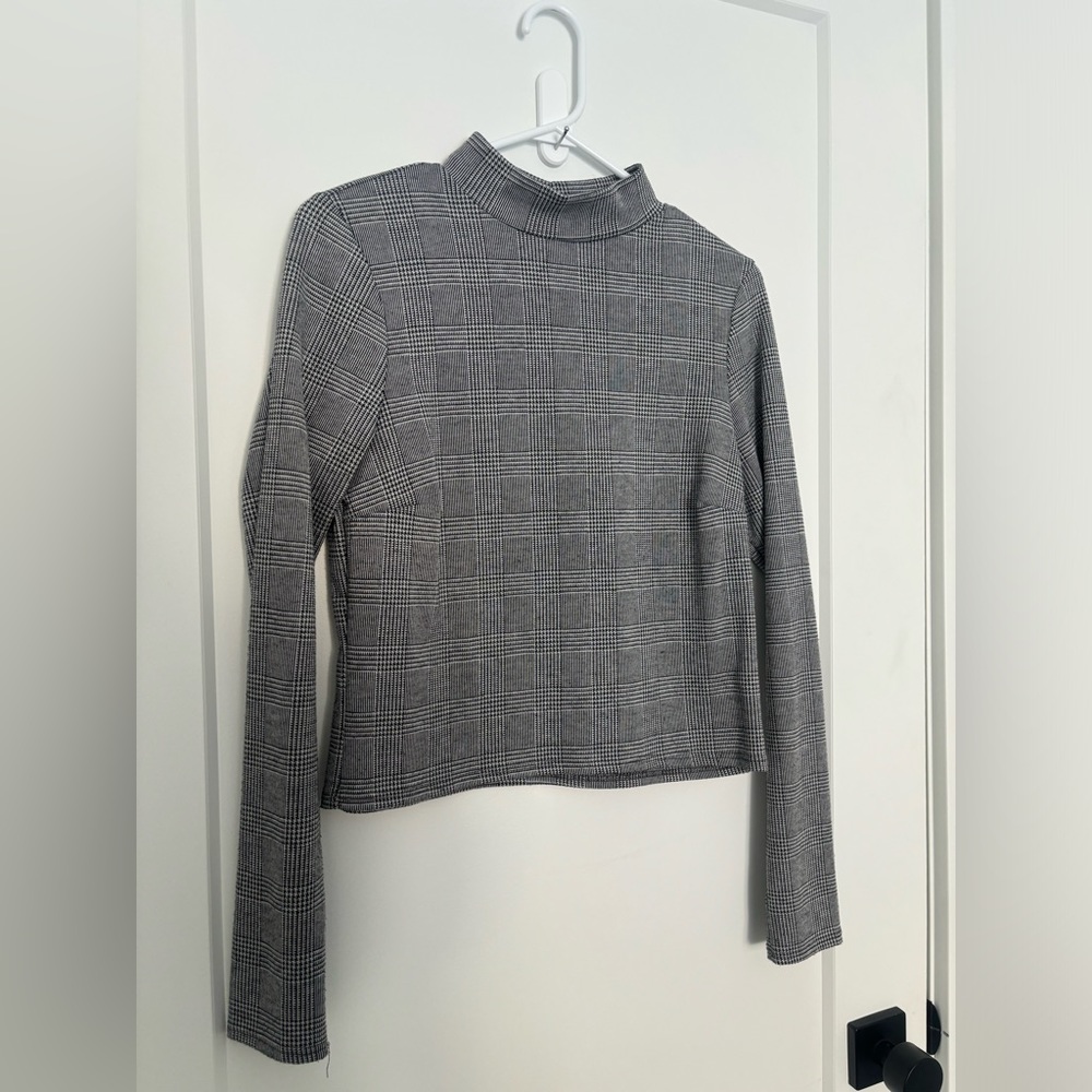 Women’s Mock Neck Long Sleeve